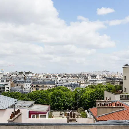 Veeve - At The Doorstep Of Trocadero *